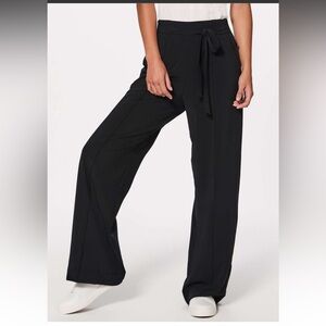 Lululemon Noir Pant NWOT